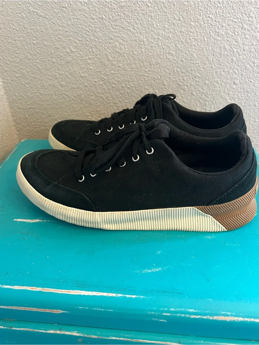 Sorel Out And About Waterproof Sneaker Black Size 10